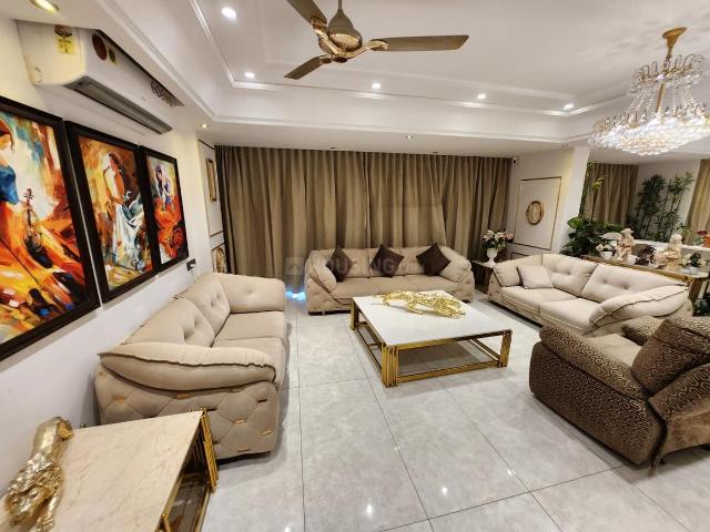 6 BHK Apartment in New Alkapuri for resale Vadodara. The reference number is 20434426