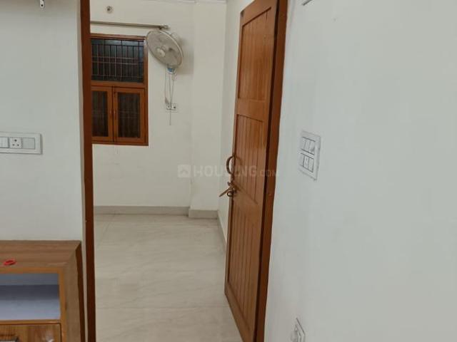 6 BHK Apartment in Sector 13 Rohini for resale New Delhi. The reference number is 20036243