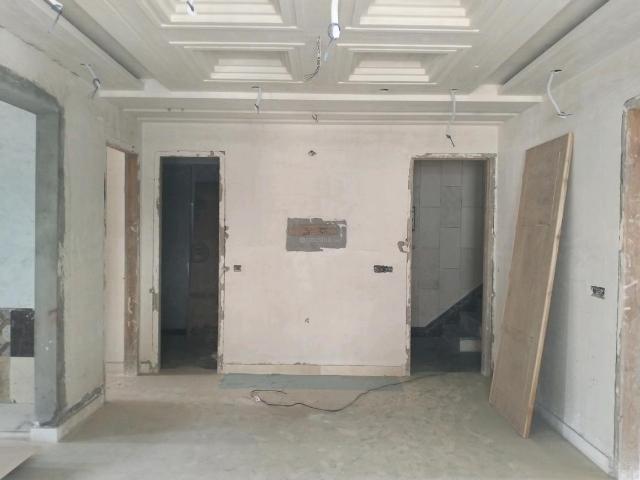6 BHK Apartment in Sector 3 Rohini for resale New Delhi. The reference number is 20143233
