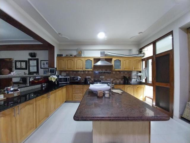 6 BHK Apartment in Sector 50 for resale Noida. The reference number is 20506905