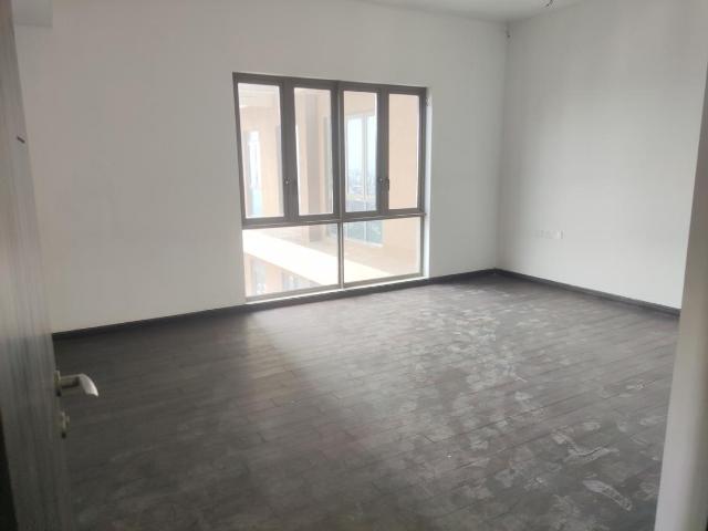 6 BHK Apartment in Park Street Area for resale Kolkata. The reference number is 18248479