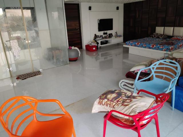 6 BHK Apartment in Vile Parle East for resale Mumbai. The reference number is 16690734