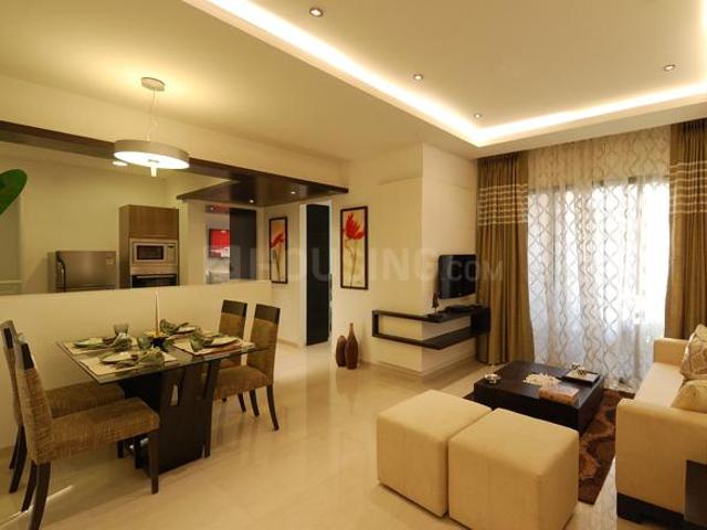 6 BHK Apartment in Vile Parle East for resale Mumbai. The reference number is 19398021