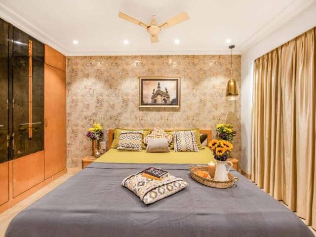 6 BHK Duplex in Agripada for resale Mumbai South. The reference number is 16576344
