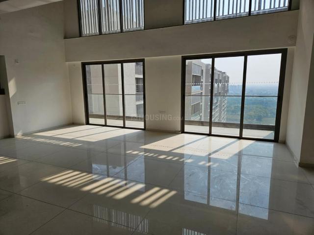 6 BHK Duplex in Shela for resale Ahmedabad. The reference number is 20676121