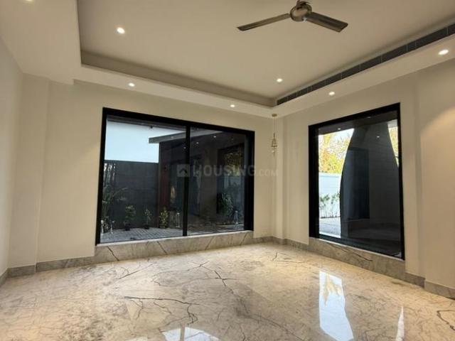 6 BHK Farm House in Chhattarpur for resale South Delhi. The reference number is 17286903