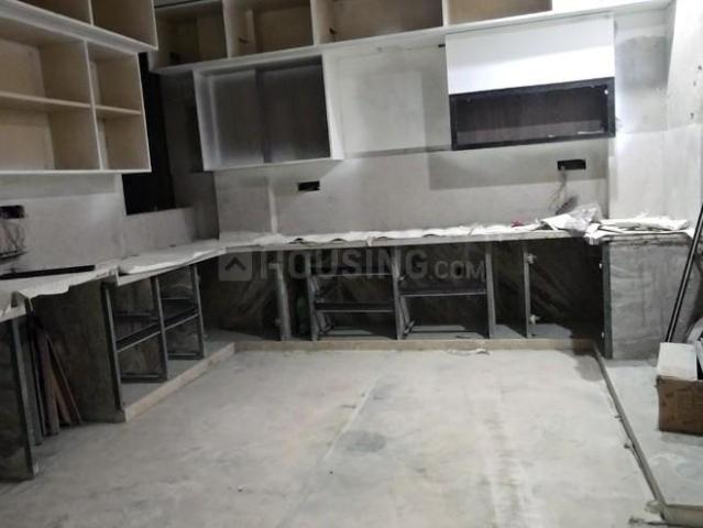 6 BHK Independent Builder Floor in Model Town for resale New Delhi. The reference number is 16353054