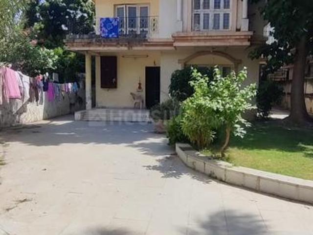 6 BHK Independent House in Thaltej for resale Ahmedabad. The reference number is 7382796
