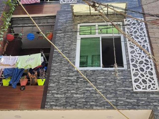6 BHK Independent House in Uttam Nagar for resale New Delhi. The reference number is 8179262