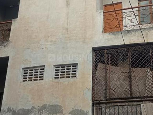 6 BHK Independent House in Vikaspuri for resale West Delhi. The reference number is 17822386