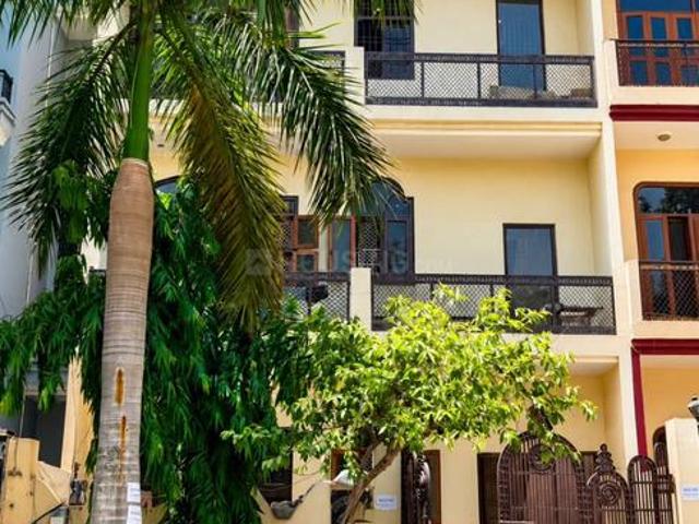 6 BHK Independent House in Alpha I for resale Greater Noida. The reference number is 20473662