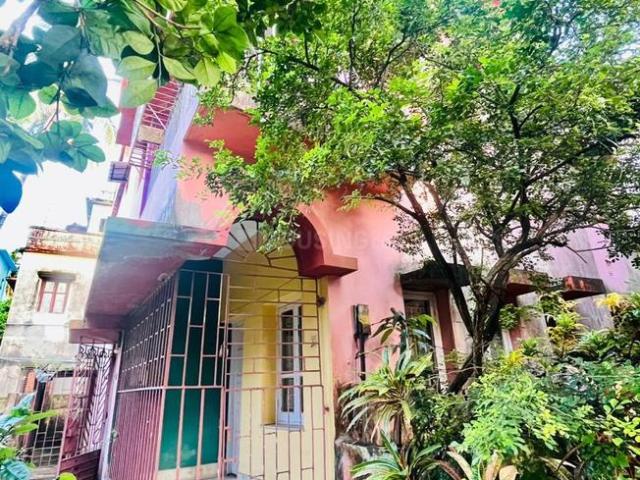 6 BHK Independent House in Dhakuria for resale Kolkata. The reference number is 20440928