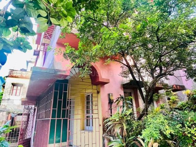 6 BHK Independent House in Dhakuria for resale Kolkata. The reference number is 21011201