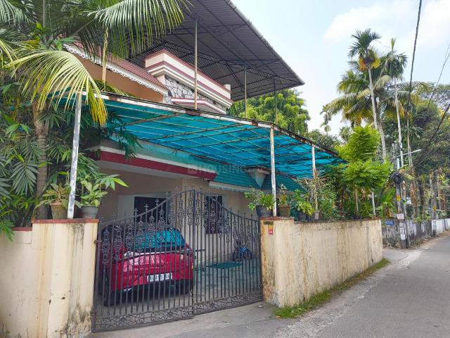 6 BHK Independent House in Edappally for resale Ernakulam. The reference number is 16693885