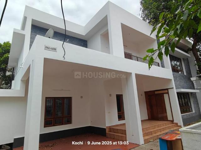6 BHK Independent House in Edappally for resale Ernakulam. The reference number is 17629427