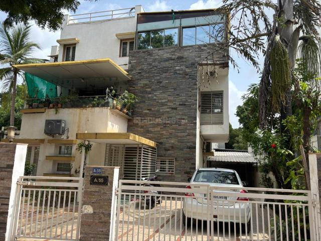 6 BHK Independent House in Ghatlodiya for resale Ahmedabad. The reference number is 17917393