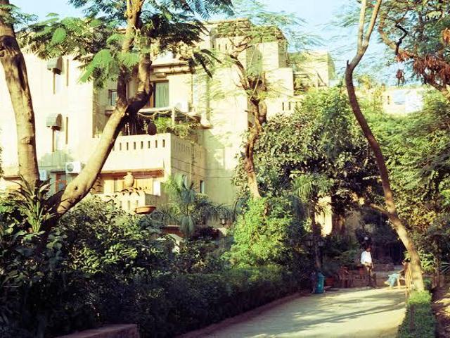 6 BHK Independent House in Hauz Khas for resale New Delhi. The reference number is 20204365