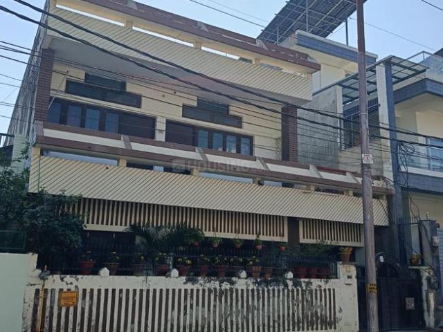 6 BHK Independent House in Indira Nagar for resale Sitapur Road. The reference number is 16686965