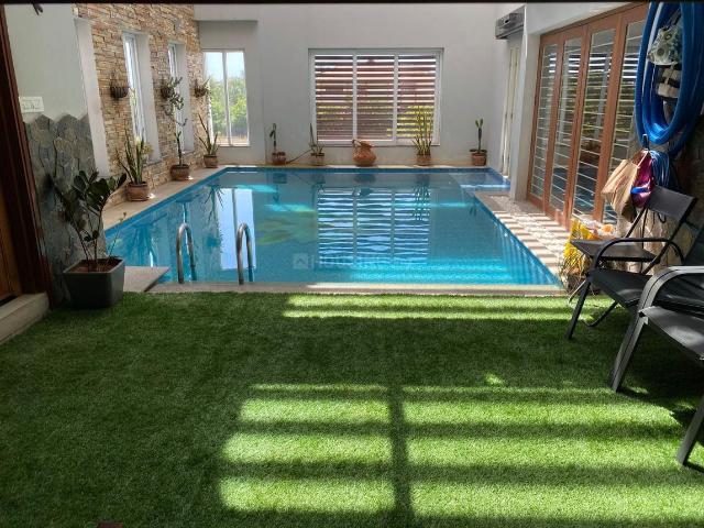 6 BHK Independent House in Injambakkam for resale Chennai. The reference number is 15656237