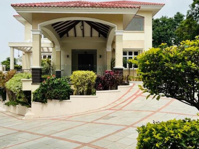 6 BHK Independent House in Jubilee Hills for resale Hyderabad. The reference number is 16969674