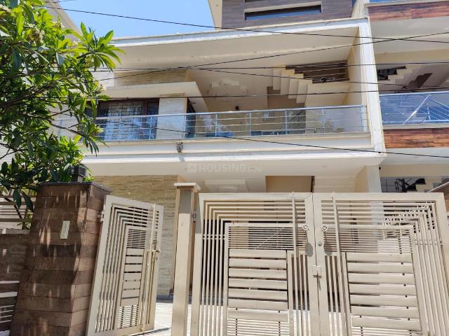 6 BHK Independent House in Kharar for resale Mohali. The reference number is 20426461