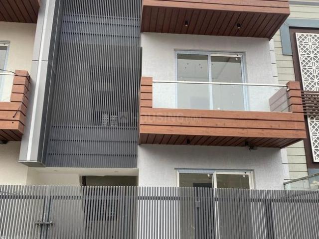 6 BHK Independent House in Nabha for resale Zirakpur. The reference number is 17429471