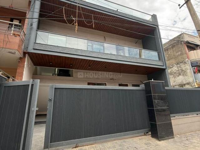 6 BHK Independent House in Peer Muchalla for resale Zirakpur. The reference number is 19832406