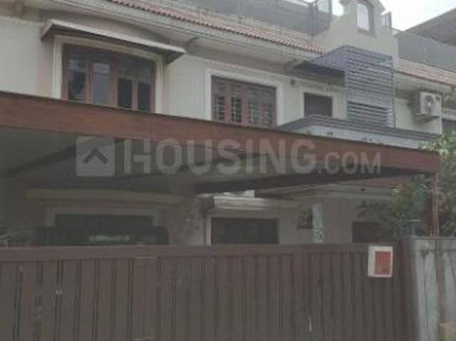 6 BHK Independent House in Prahlad Nagar for resale Ahmedabad. The reference number is 19203682