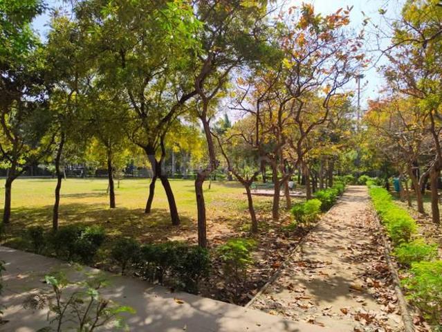 6 BHK Independent House in Sector 19 for resale Noida. The reference number is 18949940