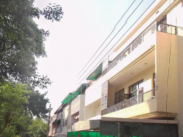 6 BHK Independent House in Sector 20 for resale Chandigarh. The reference number is 17691761