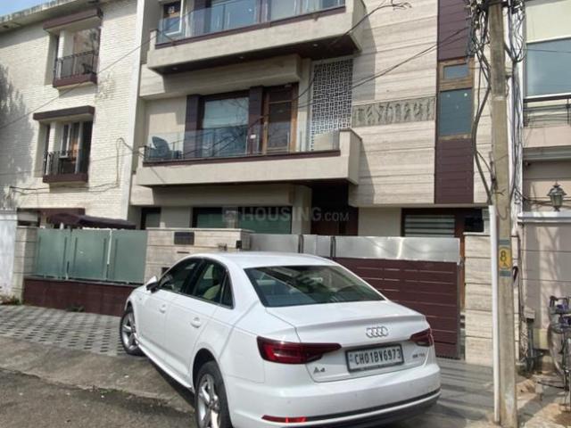 6 BHK Independent House in Sector 21 for resale Chandigarh. The reference number is 14717368