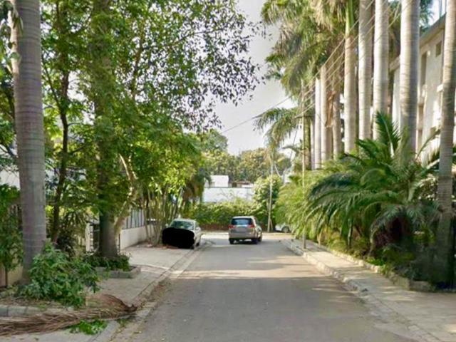 6 BHK Independent House in Sector 21 for resale Chandigarh. The reference number is 20816191