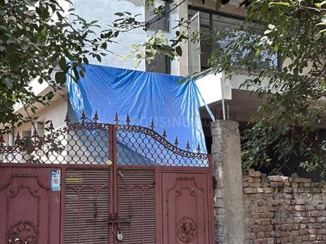6 BHK Independent House in Sector 30 for resale Noida. The reference number is 20038532