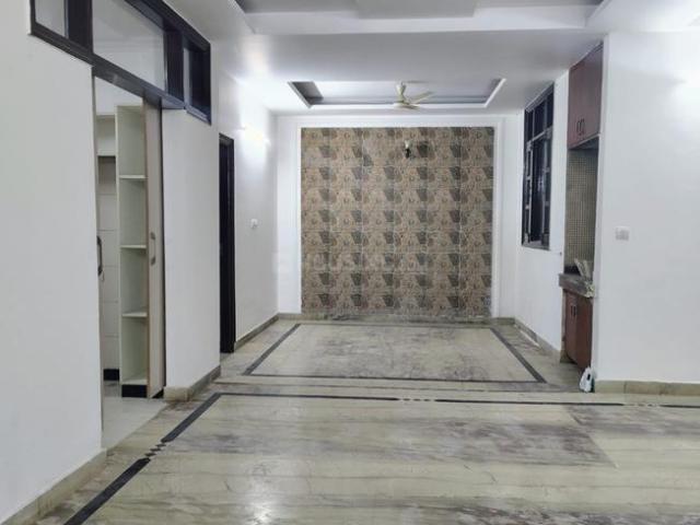 6 BHK Independent House in Sector 39 for resale Noida. The reference number is 20016388