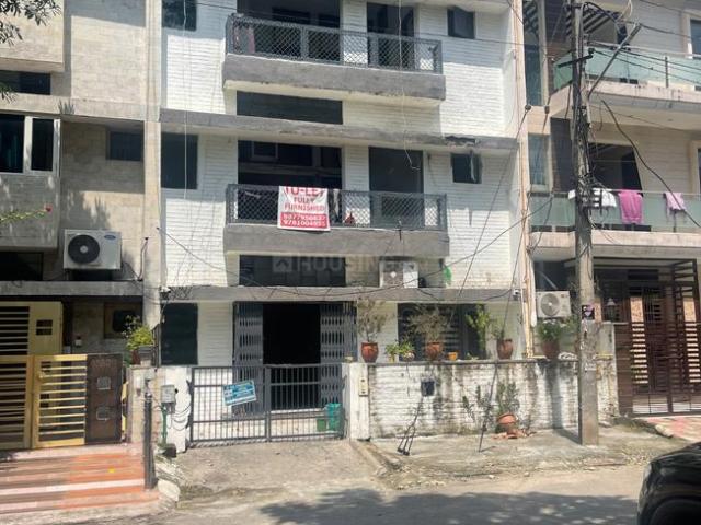6 BHK Independent House in Sector 46 for resale Chandigarh. The reference number is 20985723