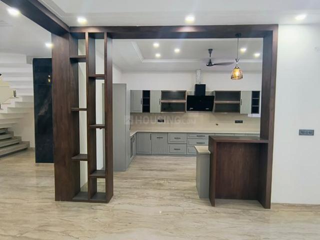 6 BHK Independent House in Sector 79 for resale Mohali. The reference number is 17735075