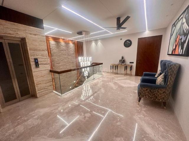 6 BHK Independent House in Sector 8 for resale Chandigarh. The reference number is 17479162
