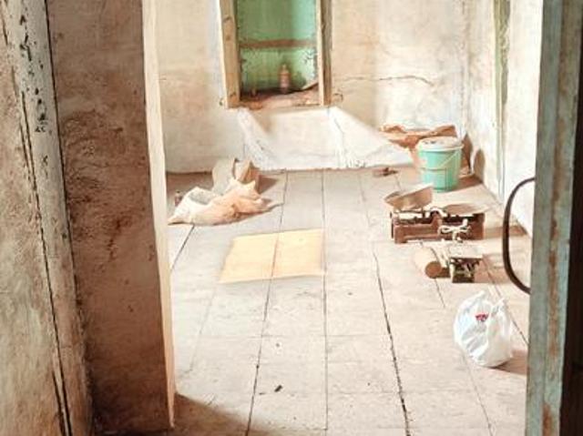 6 BHK Independent House in Shahpur for resale Ahmedabad. The reference number is 19875256