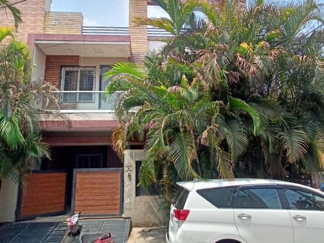 6 BHK Independent House in Shankar Nagar for resale Raipur. The reference number is 20606317