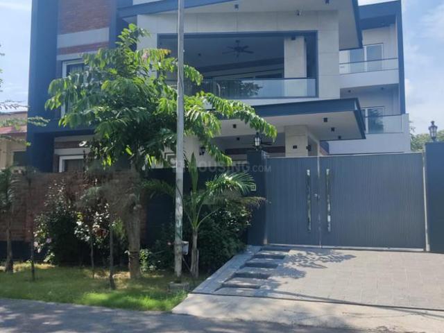 6 BHK Independent House in Sigma 1 Greater Noida for resale Greater Noida. The reference number is 16729073
