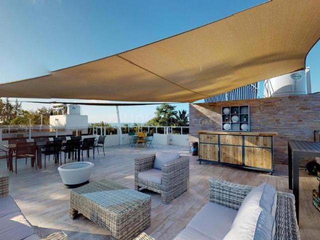 6 BHK Penthouse in Bandra West for resale Mumbai South West. The reference number is 17703719