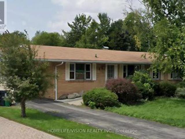 6 Brenham Crescent, Toronto, ON, M2M 2L1 house for lease | Listing ID C13549 | Royal LePage