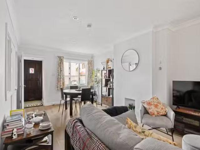 6 Church Park Lawn, Harolds Cross, Dublin 6w, D6W XC92
