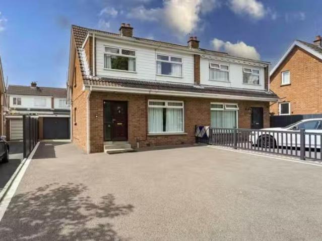 6 Cloverdale Crescent