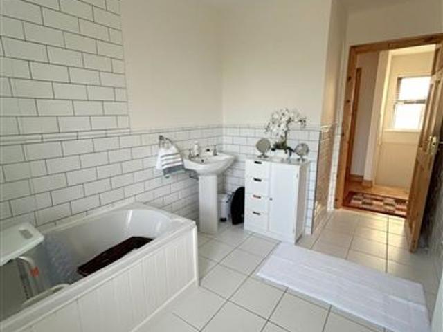 410,000 | 6 Cluain Gearrain, Quin, Ennis, County Clare Location Ltd 4985 MyHome. Ie Residential