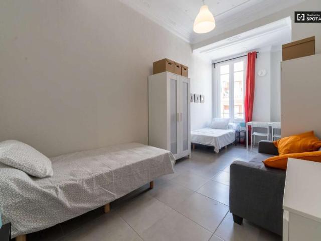6 Dormitorio Shared Living/Roommate Valencia Valencia 91328864