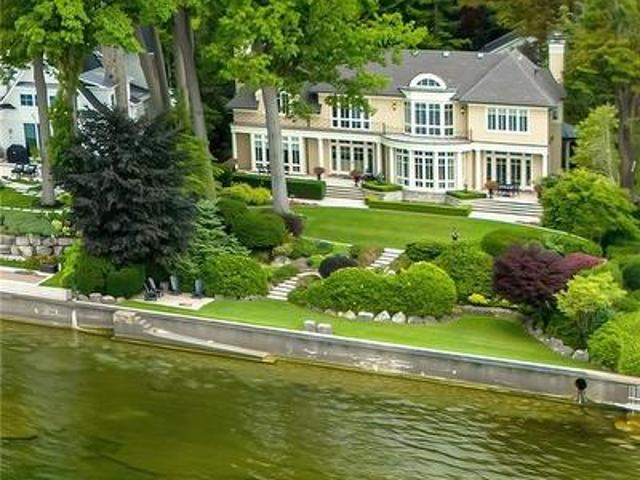 6 Ennisclare Drive, Oakville, ON, L6J 4N2 Luxury House for sale | Listing ID 40857 | Royal LePage Carriage Trade Luxury Properties