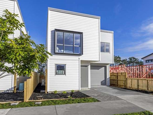 6 Flax Street, Westgate, Waitakere City