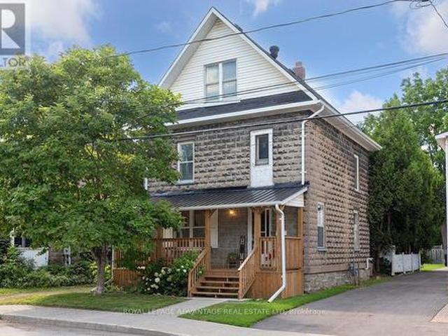 6 Foster Avenue, Smiths Falls, ON, K7A 1K1 house for sale | Listing ID X12296 | Royal LePage