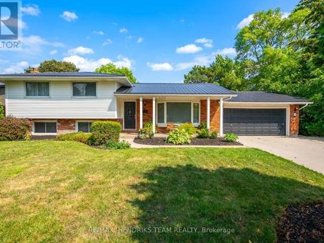 6 Garrison Village Drive, Niagara On The Lake Town, ON, L0S 1J0 house for sale | Listing ID X13587 | Royal LePage
